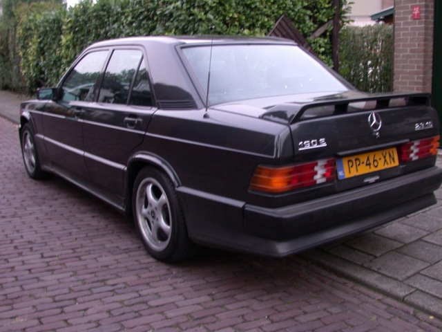 Mercedes-Benz 2.3-16 achterzijde links